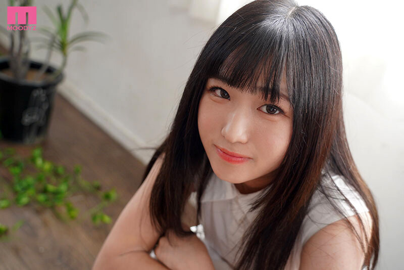 新人 永遠の少女AVデビュー 岡田奈々