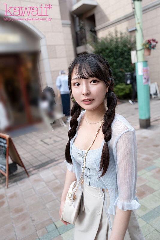 我採訪了一個無辜，幼稚的鄉村女孩，她從山口拜訪了街上的性感採訪，非常高興！他有力地接近他，並出現在Av Hirayama Hana中