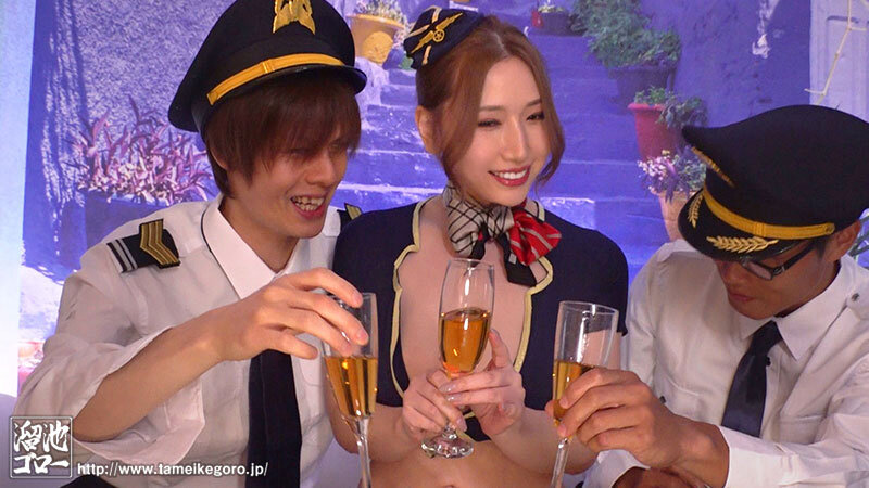 ムチムチドすけべ巨乳キャビンアテンダントとイク!タダマン航空×絶頂フライト!! 佐山愛